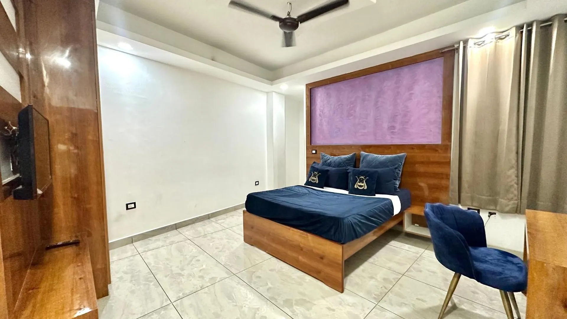 Guest house Luxury Room At 10K Near Hero Honda Chowk Gurgaon